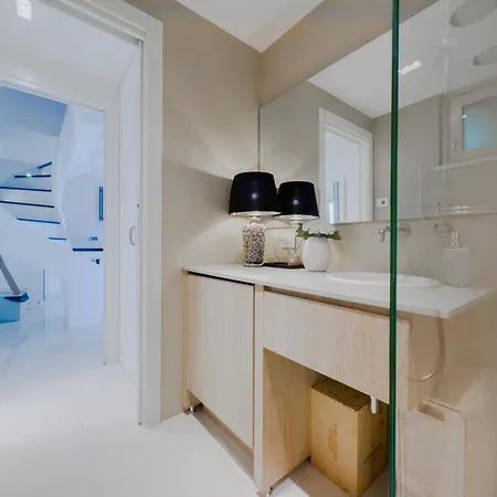 Appartement Skyline Lake Views - Free Parking *