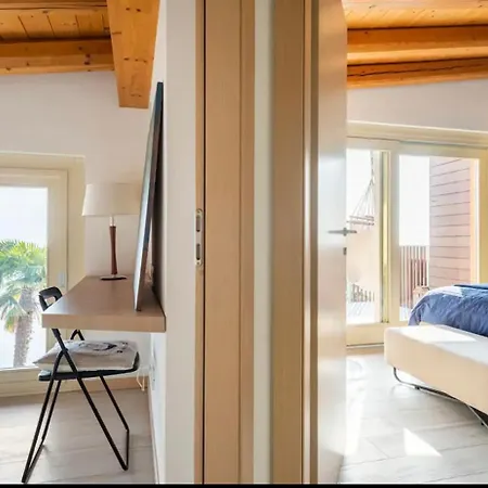Skyline Lake Views - Free Parking Appartement Parzanica